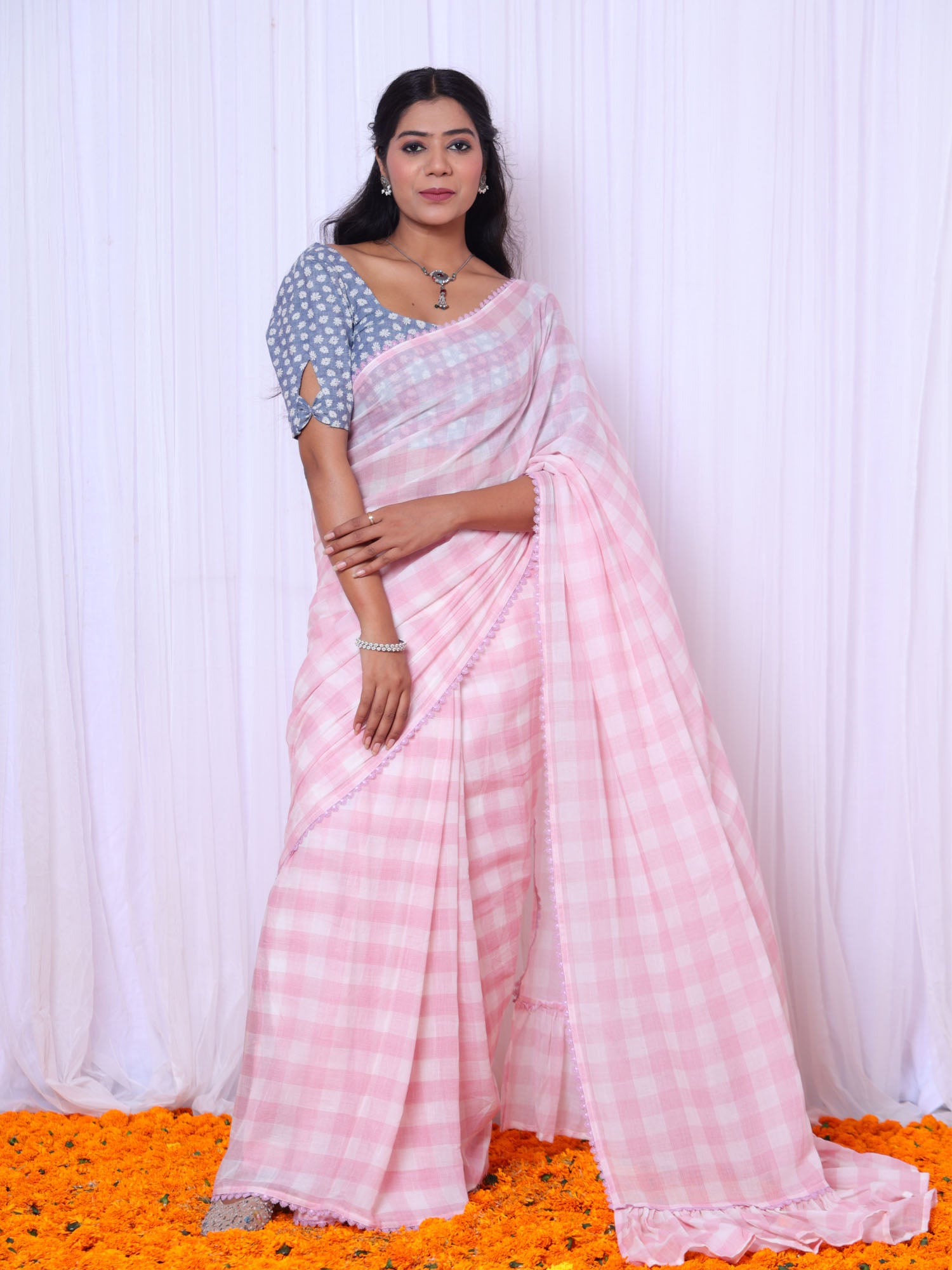 Pearly Maaney in a Brʌɪd de' Kerala Saree - Crochet On chest , Denim Blouse  | Elegant saree, Designer saree blouse patterns, Stylish sarees