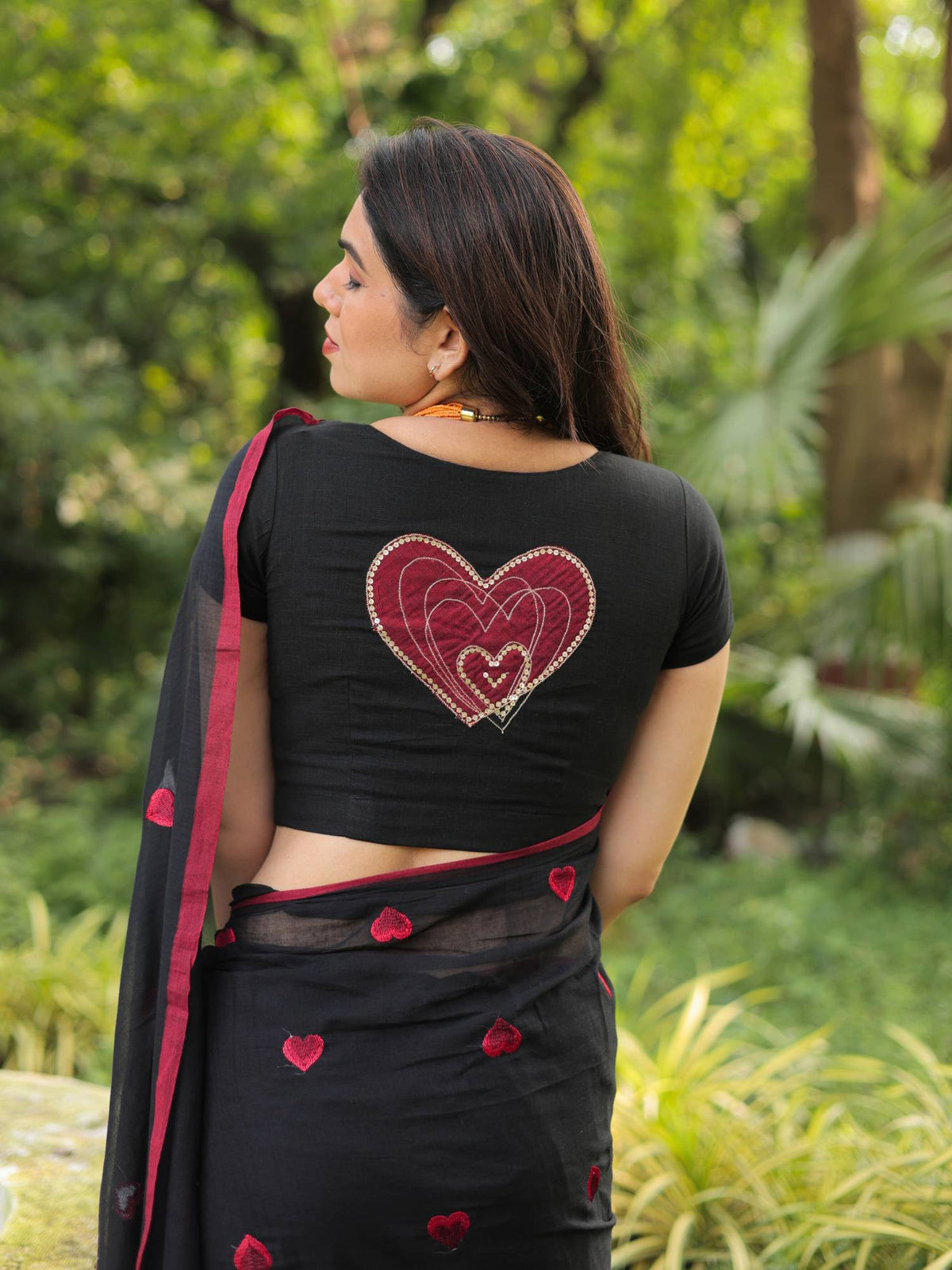 Dilbaru black embroidered saree with blouse